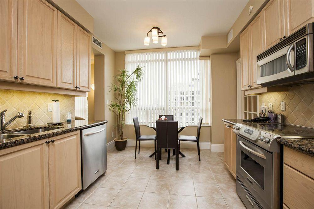 Downtown Mississauga Executive Suites Sq1 Exterior foto