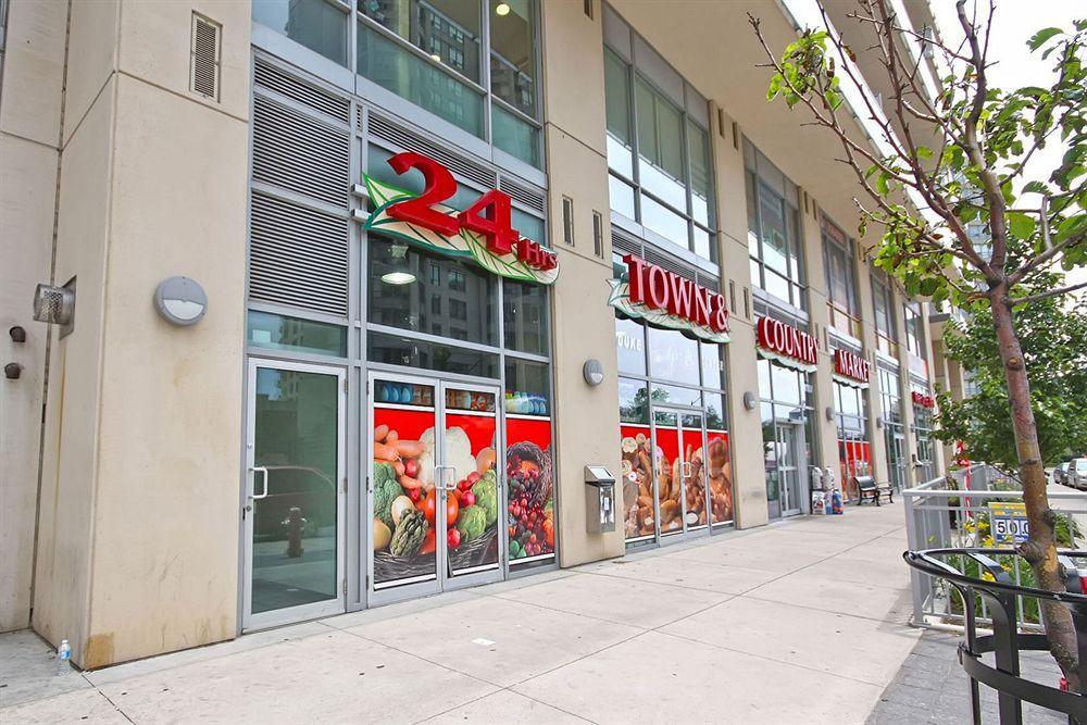 Downtown Mississauga Executive Suites Sq1 Exterior foto