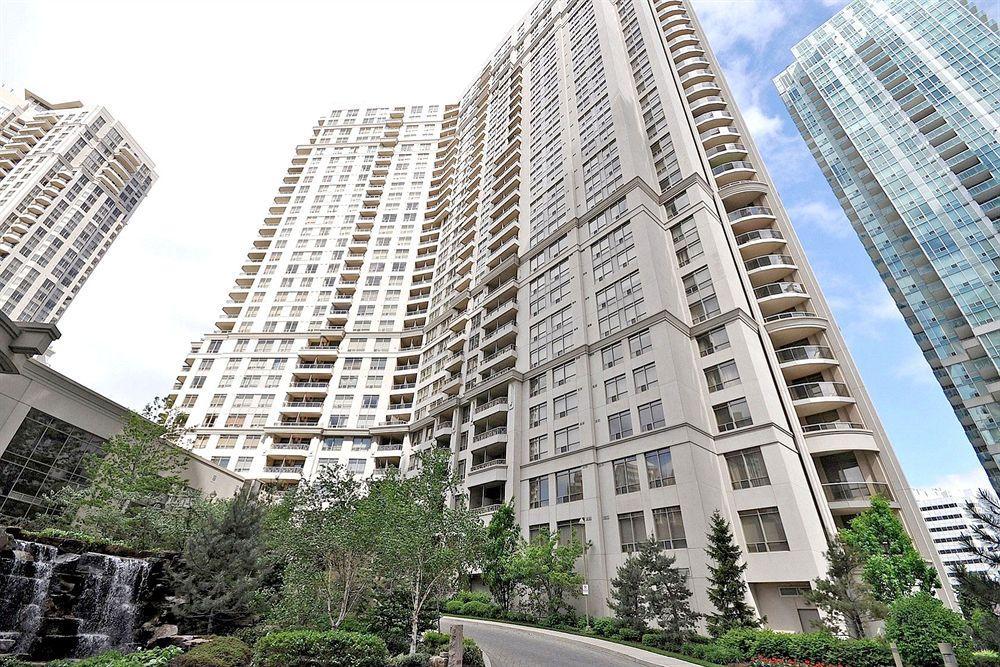 Downtown Mississauga Executive Suites Sq1 Exterior foto