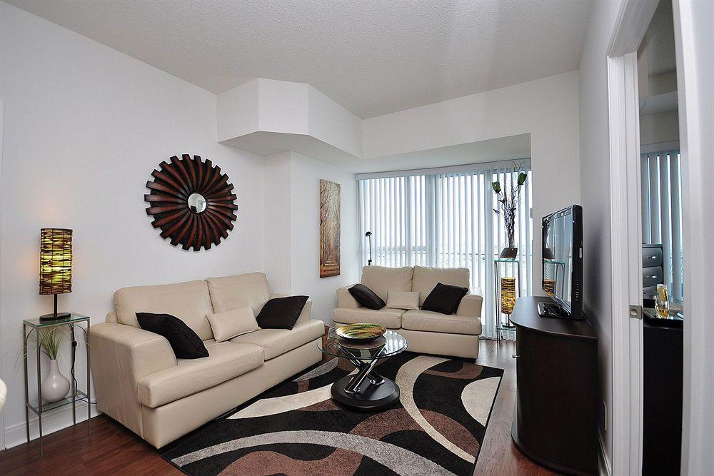 Downtown Mississauga Executive Suites Sq1 Exterior foto