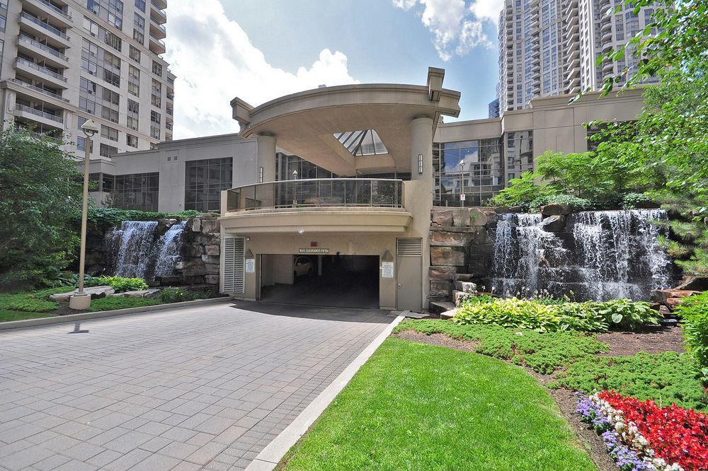 Downtown Mississauga Executive Suites Sq1 Exterior foto