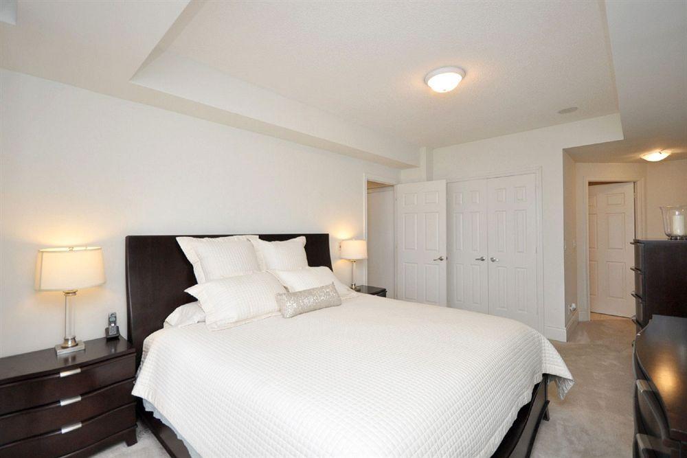 Downtown Mississauga Executive Suites Sq1 Exterior foto