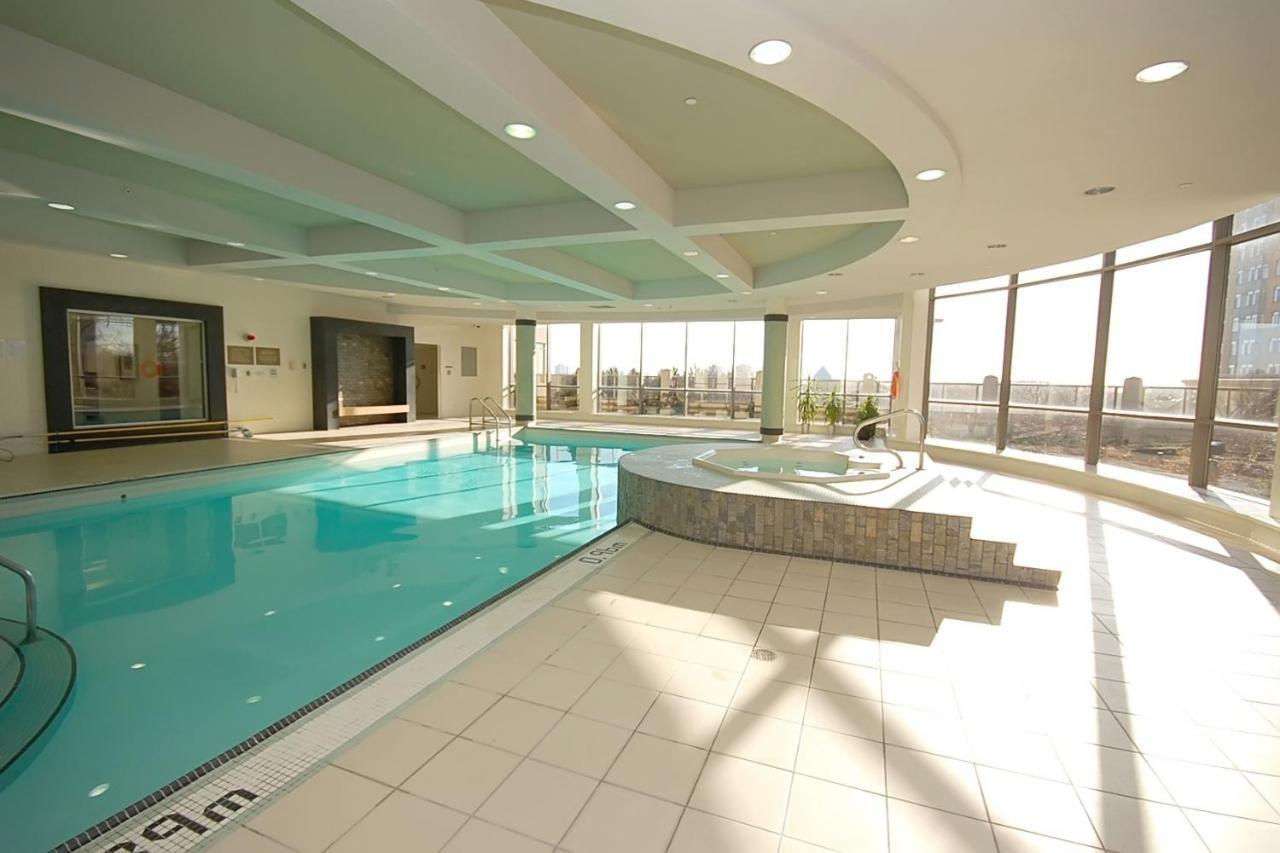 Downtown Mississauga Executive Suites Sq1 Exterior foto